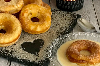 "Apfel-Küchlein mit Zucker & Zimt" aus der Donut-Backform von Pampered Chef®, Tines Ofengenuss