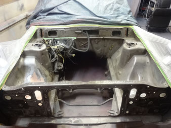 GC110ケンメリ　エンジンルーム塗装