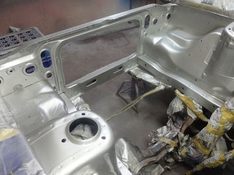 GC110ケンメリ　エンジンルーム塗装