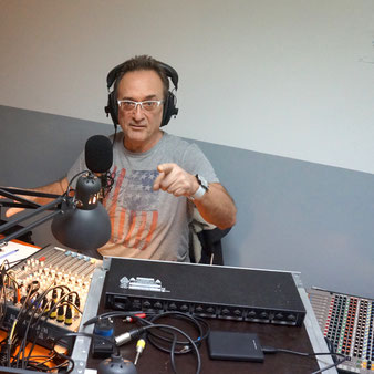 José au micro de La Radio Itinérante