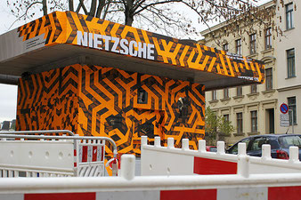 Foto der Installation „175 Jahre NIETZSCHE“ aus dem Jahr 2019.