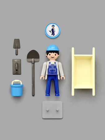 IGRACEK（イグラーチェック）は、チェコで長く親しまれてきたプラスチック製フィギュア。働く人をモチーフにしたシリーズで、小物付き・可動式。1970年代に誕生し、現在はEFKO社により復刻生産されています。