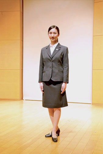 安田女子大学 スーツ上下 ブラウス 一式 ばっち 安田女子大学 スーツ上下 ブラウス 一式 ばっち