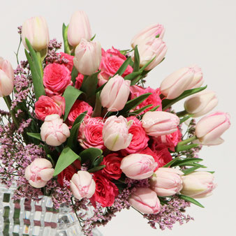 Tulipes & Roses en novembre: bouquets dans 3 tailles différentes.