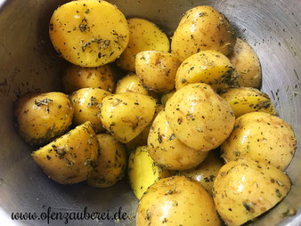 Griechischer Hackbraten mit Knoblauchkartoffeln im Grundset Zauberstein und Ofenhexe von Pampered Chef aus dem Onlineshop
