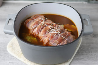 Braten im gusseisernen emaillierten Topf von Pampered Chef