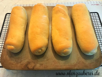 überbackene Baguettes auf dem Zauberstein und Ofenzauberer von Pampered Chef mit Teigunterlage und Kuchengitter aus dem Pampered Chef Onlineshop