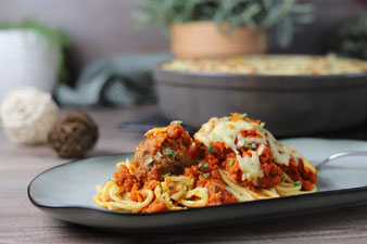Hackbällchen-Spaghetti in der Stoneware rund von Pampered Chef