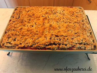 Zwetschendatschi, Zwetschgenkuchen oder Pflaumenkuchen mit Streuseln im Ofenzauberer von Pampered Chef aus dem Onlineshop