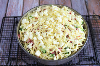 Brokkoli Käsespätzle in der Stoneware rund, Ofenhexe oder Ofenmeister bzw. Zaubermeister aus dem Pampered Chef Onlineshop kaufen