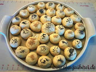 Partybrötchen, Brötchensonne auf dem Zauberstein, Ofenzauberer oder White Lady mit Teigunterlage im Onlineshop von Pampered Chef bestellen