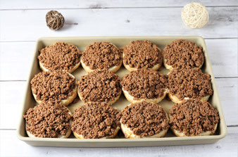 Cheesburger und Burger als Platte auf dem Ofenzauberer von Pampered Chef aus dem Onlineshop kaufen