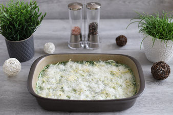 Spinat Lasagne mit Micoplane Reibe, Edelstahlschüsseln, Salz & Pfefferstreuer sowie Kuchengitter und Mix´n Scraperschaber in der Ofenhexe aus dem Pampered Chef Onlineshop