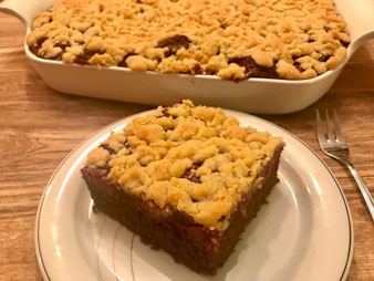 Schoko Kirsch Kuchen mit Streuseln aus dem großen flachen Bäker im Pampered Chef Onlineshop bestellen