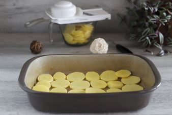 Kartoffeln hobeln mit dem kleinen Küchenhobel von Pampered Chef in die große Nixe