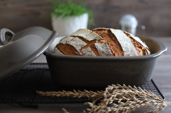 Hausbrot mit Teigunterlage, Streufix und Edelstahlschüsseln sowie Ofenmeister online im Pampered Chef Onlineshop bestellen