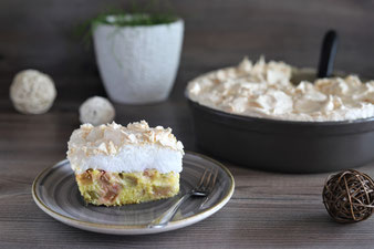 Rhabarberkuchen mit Baiser in der Stoneware rund von Pampered Chef