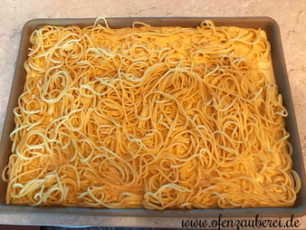 Spaghetti Pizza Bolognese im großen Ofenzauberer von Pampered Chef Onlineshop
