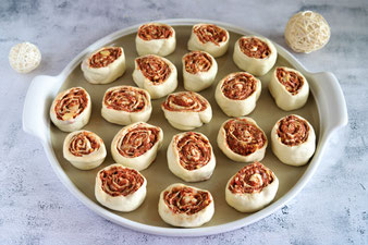 Pizzaschnecken oder Rosenpizza Fingerfood auf der White Lady im Pampered Chef Onlineshop kaufen