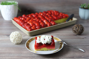Erdbeerkuchen auf dem großen Ofenzauberer James von Pampered Chef im Onlineshop bestellen