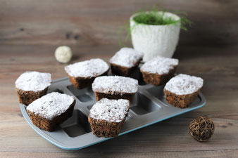 Kleine Kuchen mit Schokolade in der Mini-Kuchen Form von Pampered Chef