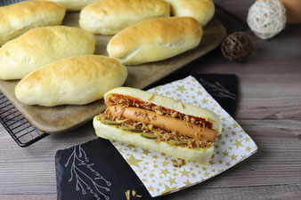 Hotdogs Brötchen auf dem Zauberstein von Pampered Chef