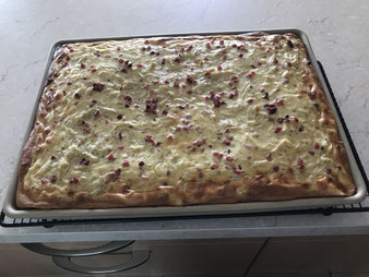 Zwiebelkuchen oder Zwiebelplooz auf dem Ofenzauberer aus dem Pampered Chef Onlineshop bestellen