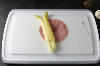 Teig verstreichen mit dem kleinen Streicher im Ofenzauberer