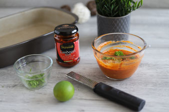 Tandoori Hähnchen Chicken mit Fladenbrot im Grundset Zauberstein und Ofenhexe mit Zesterreibe, Teigroller und Kuchengitter im Pampered Chef Onlineshop bestellen