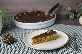 Nusskuchen oder Haselnusskuchen oder Mandelkuchen ohne Mehl glutenfrei in der runden Ofenhexe von Pampered Chef