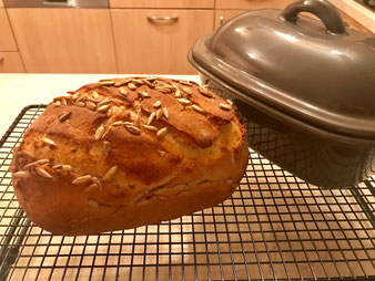 Brot Lilys Sonnenblumenkruste aus dem kleinen Zaubermeister oder Ofenmeister im Pampered Chef Onlineshop bestellen