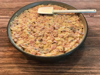 Leberkäse Spätzle Auflauf mit Spiegelei Nudelauflauf aus der Stoneware rund online im Pampered Chef Onlineshop kaufen