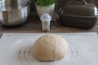 Brot backen mit der Pampered Chef Teigunterlage und Streufix aus dem Onlineshop