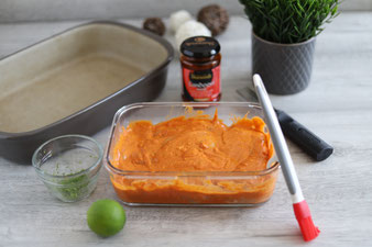Tandoori Hähnchen Chicken mit Fladenbrot im Grundset Zauberstein und Ofenhexe mit Zesterreibe, Teigroller und Kuchengitter im Pampered Chef Onlineshop bestellen