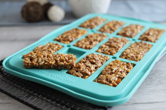 Schoko Müsliriegel aus dem Snack-Maker mit Mix´n Scraper Schaber und Kuchengitter im Pampered Chef Onlineshop online bestellen