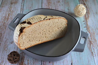 Brot backen in der emaillierten gusseisernen Pfanne, Sauerteigbrot Pampered Chef