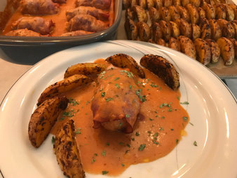 Hackfleischröllchen mit Barbequesoße und Westernkartoffeln in der Ofenhexe und Zauberstein, Grundset von Pampered Chef aus dem Onlineshop bestellen