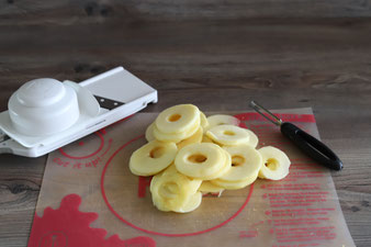 Butterkuchen Florentiner Apfelkuchen auf dem großen Ofenzauberer James mit Teigroller, große Nixe und Küchenhobel aus dem Pampered Chef Onlineshop