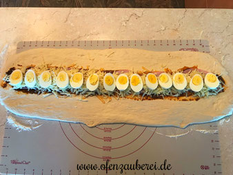 Brotkranz mit Ei und Schinken auf der White Lady aus dem Pampered Chef Onlineshop kaufen