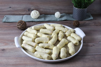 Wiener im Teig Brezenteig auf der White Lady oder Ofenzauberer mit Teigroller im Pampered Chef Onlineshop bestellen