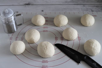 Teigunterlage und Nylonmesser von Pampered Chef