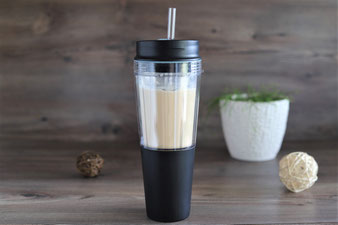 Smoothie und Eiskaffee im Deluxe Blender Becher von Pampered Chef
