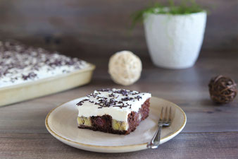 Schoko Kibakuchen Kirsch-Banane-Kuchen mit Schmandcreme auf dem großen Ofenzauberer James von Pampered Chef
