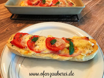 überbackene Baguettes auf dem Zauberstein und Ofenzauberer von Pampered Chef mit Teigunterlage und Kuchengitter aus dem Pampered Chef Onlineshop
