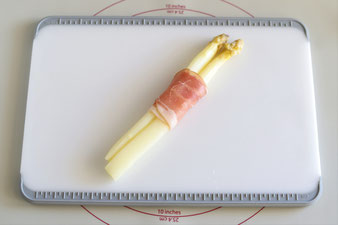 Teig verstreichen mit dem kleinen Streicher im Ofenzauberer