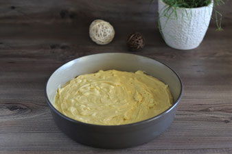 Teig in der Stoneware rund