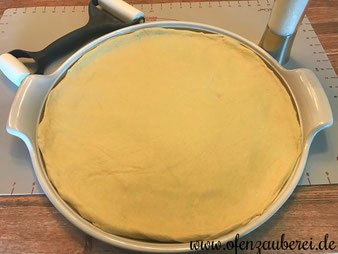 Pizzabrot auf dem Zauberstein, Ofenzauberer oder White Lady von Pampered Chef im Onlineshop