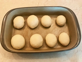 Dinkelbrötchen Semmeln mit Buttermilch in der Ofenhexe und Zauberstein Grundset vom Pampered Chef Onlineshop bestellen