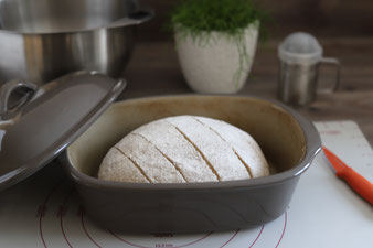 Hausbrot mit Teigunterlage, Streufix und Edelstahlschüsseln sowie Ofenmeister online im Pampered Chef Onlineshop bestellen