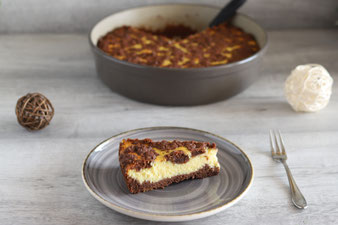 Käsekuchen mit Schokostreuseln in der Stoneware rund von Pampered Chef
